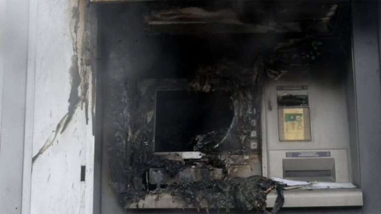 Άγνωστοι ανατίναξαν ΑΤΜ στην Πεντέλη