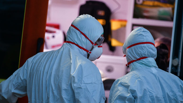 Σε 2.000 έκτακτες προσλήψεις επαγγελματιών υγείας προχωρά το υπ. Υγείας