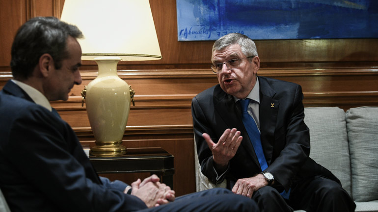 Συνάντηση Μητσοτάκη – Μπαχ με αφορμή την τελετή αφής της Ολυμπιακής Φλόγας