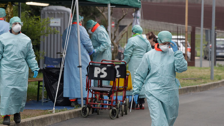 Η Κίνα στέλνει ειδικούς και υλικό στην Ιταλία για την αντιμετώπιση του κορωνοϊού