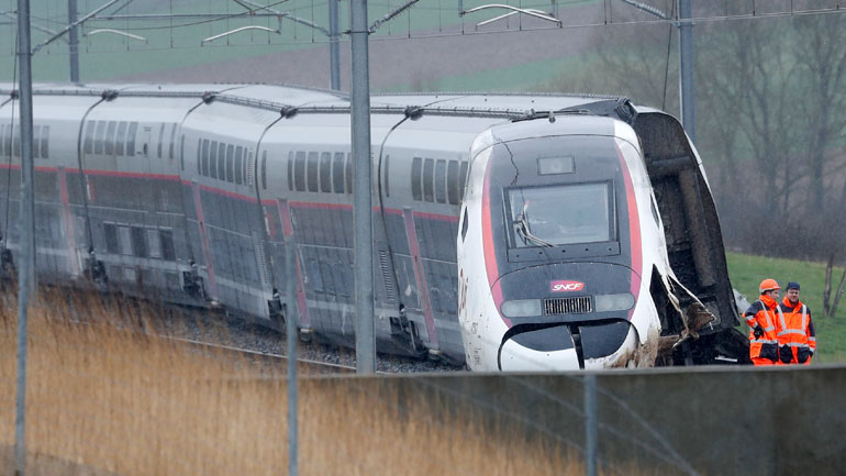 Σύγκρουση δύο τρένων στην Αίγυπτο – Τουλάχιστον 13 τραυματίες