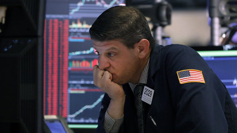 Κατέρρευσε η Γουόλ Στριτ: Κλείσιμο Dow Jones με τη μεγαλύτερη πτώση μετά το κραχ του 1987