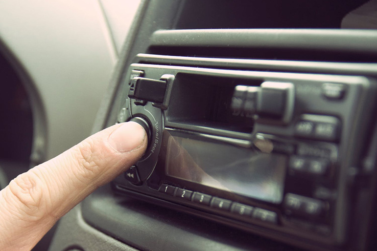 Το ηχοσύστημα δεν καθαρίζεται σχεδόν... ποτέ, οπότε είναι και λογικό να συγκεντρώνει πολύ βρομιά