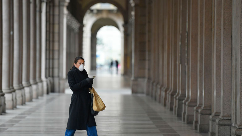 «Η Ιταλία χρειάζεται πρωτοβουλίες αλληλεγγύης, όχι εμπόδια», τονίζει ο πρόεδρος Ματαρέλα