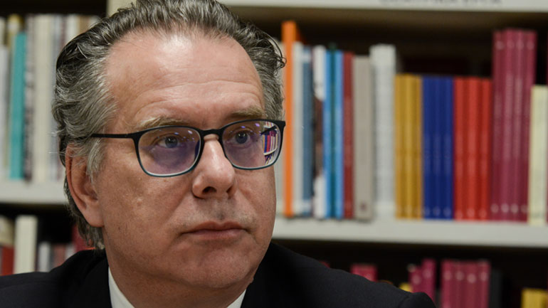 Κουμουτσάκος: Επιμερισμός ευθύνης μεταξύ όλων των κρατών για την αντιμετώπιση του μεταναστευτικού