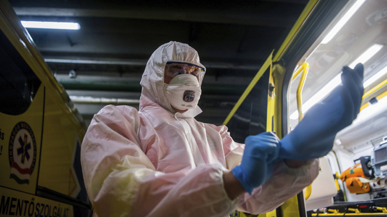 Ουγγαρία-Covid-19: Η κυβέρνηση κλείνει τα σχολεία και απελαύνει δύο Ιρανούς φοιτητές που προσβλήθηκαν από τον ιό