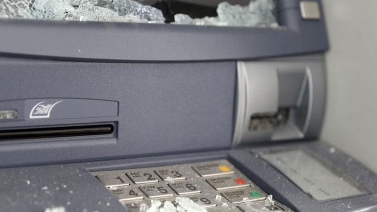 Ανατίναξαν τέσσερα ΑΤΜ στο εκπτωτικό χωριό στα Σπάτα