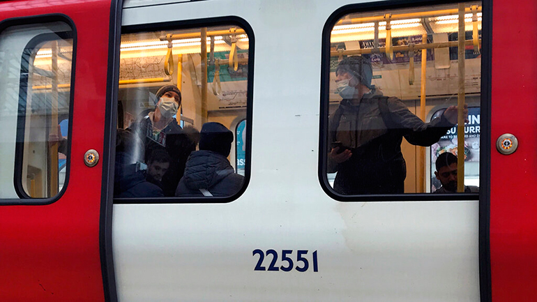 Βρετανία: Στους 21 οι νεκροί από την επιδημία – Η  κυβέρνηση επανεξετάζει τα μέτρα που έλαβε