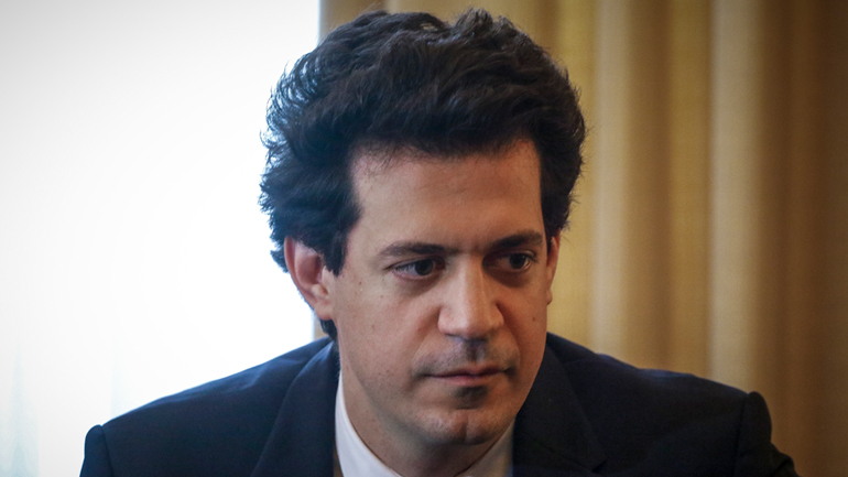 “Μείνετε στο σπίτι” “Μείνετε στο σπίτι”