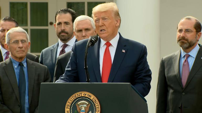 Ο Τραμπ είχε επαφή και με δεύτερο κρούσμα, αλλά δεν κάνει τεστ ούτε μπαίνει σε καραντίνα