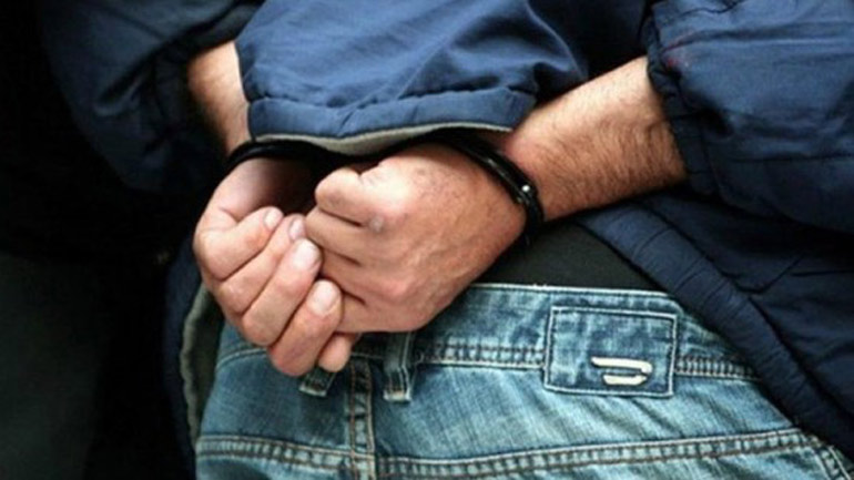 Δεκάδες συλλήψεις από την αστυνομία λόγω παραβίασης των μέτρων για τον κορωνοϊό