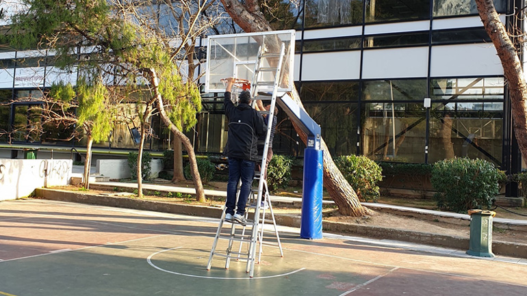 Αφαιρούν τις μπασκέτες από τα γήπεδα της Γλυφάδας
