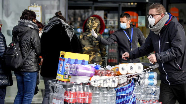 Αυστηρός έλεγχος εισόδου στα supermarket