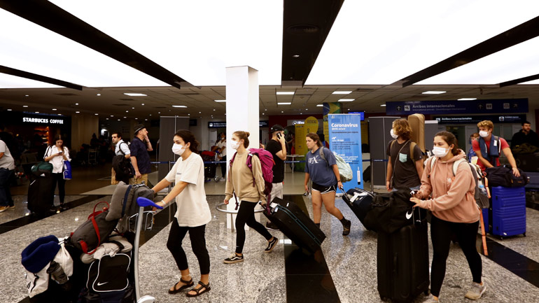 Κορωνοϊός: Η Αργεντινή κλείνει τα σύνορά της