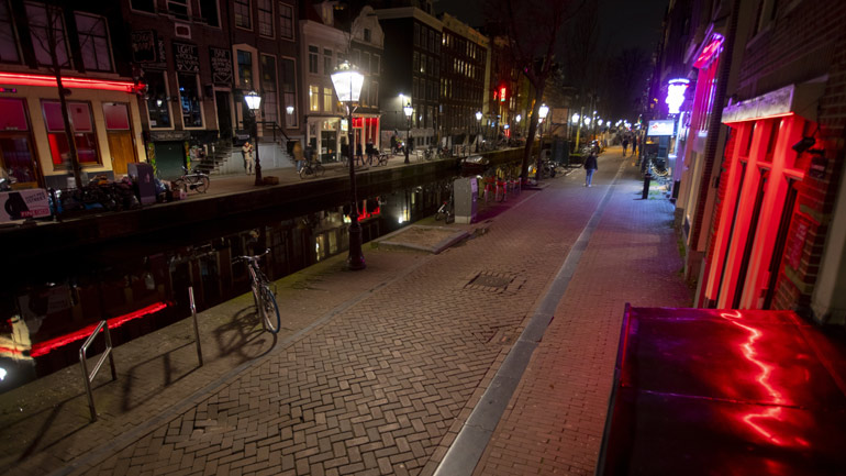 Ολλανδία-Covid-19: Έκλεισαν σχολεία, μπαρ, εστιατόρια, coffee shops και οι οίκοι ανοχής