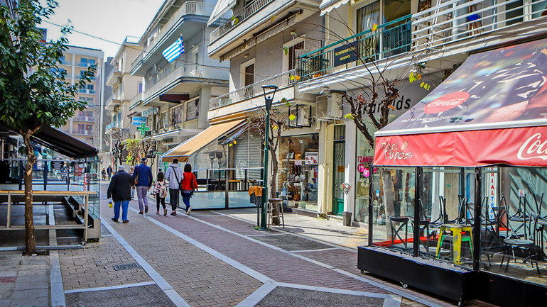 Κλείνουν όλα τα εμπορικά καταστήματα Κλείνουν όλα τα εμπορικά καταστήματα