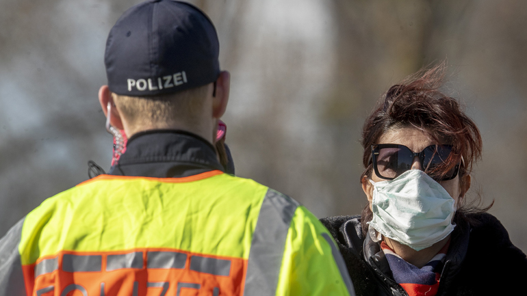 Γερμανία: Αλυσίδα σούπερ μάρκετ καλεί εθελοντές να γεμίζουν τα άδεια ράφια