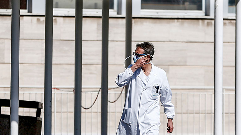 Ελβετία-κορωνοϊός: Το καντόνι της Γενεύης απαγόρευσε τις συγκεντρώσεις άνω των πέντε ατόμων