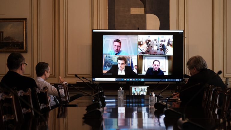 Tηλεδιάσκεψη Μητσοτάκη – Τσίπρα για τον κορωνοϊό