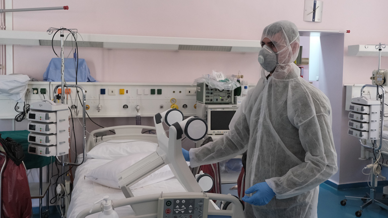 Δωρεά αναπνευστήρων για τις ΜΕΘ από την «Παπαστράτος»