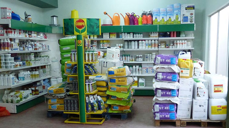 Παραμένουν ανοιχτά τα καταστήματα αγροτικών εφοδίων