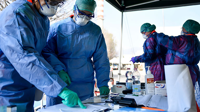 Ιταλία: Δυο υπάλληλοι των ταχυδρομείων πέθαναν από κορωνοϊό – Τα συνδικάτα ζητούν άμεσο κλείσιμο των γραφείων