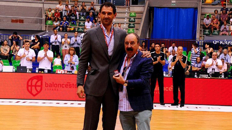 Μπάσκετ: Πέθανε ο πρόεδρος της ισπανικής Ομοσπονδίας Καστίλης και Λεόν Κάρλος Σάινθ Μπάσκετ: Πέθανε ο πρόεδρος της ισπανικής Ομοσπονδίας Καστίλης και Λεόν Κάρλος Σάινθ