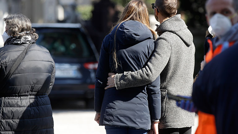 Ιταλία: Μεγάλη η ζήτηση για αλεύρι καθώς οι πολίτες μαγειρεύουν στο σπίτι τους λόγω της καραντίνας