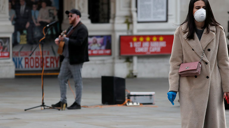 Κορωνοϊός: Η κυβέρνηση συμβουλεύει τους πολίτες να σταματήσουν τα μη αναγκαία ταξίδια στο εξωτερικό