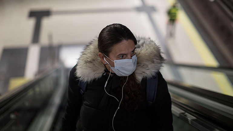 Ουκρανία-Covid-19: Συνελήφθησαν τρεις άνδρες που έκλεψαν 100.000 προστατευτικές μάσκες