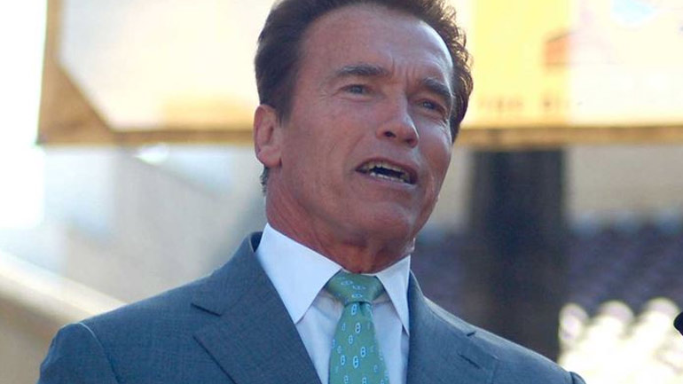 Arnold Schwarzenegger: Παραμένει σε καραντίνα στο σπίτι και μας δείχνει πώς περνάει!