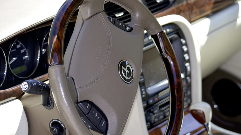 Γερμανία: H Daimler αναστέλλει μεγάλο μέρος της παραγωγής οχημάτων στην Ευρώπη