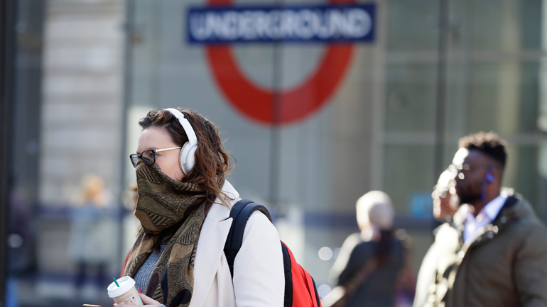 Κορωνοϊός: Σε 2.626 ανέρχεται ο αριθμός των επιβεβαιωμένων κρουσμάτων στη Βρετανία, άνω των 3.000 τα κρούσματα στην Ελβετία