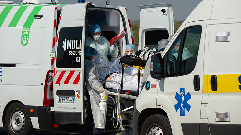 Κατέρρευσε ο υπουργός Ιατρικής Περίθαλψης της Ολλανδίας κατά τη διάρκεια συνεδρίασης για τον κορωνοϊό