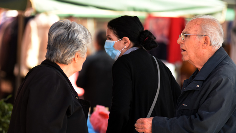 Θεσσαλονίκη: Ξεκίνησε η διανομή φυλλαδίων σε μέρη που ακόμη συγκεντρώνεται κόσμος Θεσσαλονίκη: Ξεκίνησε η διανομή φυλλαδίων σε μέρη που ακόμη συγκεντρώνεται κόσμος
