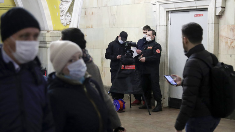 Covid-19: Οι Αρχές της Μόσχας συνιστούν στους πολίτες άνω των 60 ετών να μένουν στο σπίτι τους