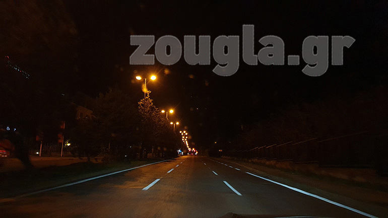 Λεωφόρος Κηφισίας στο ύψος του άλσους Συγγρού στο Μαρούσι. Ούτε ενα αυτοκίνητο!