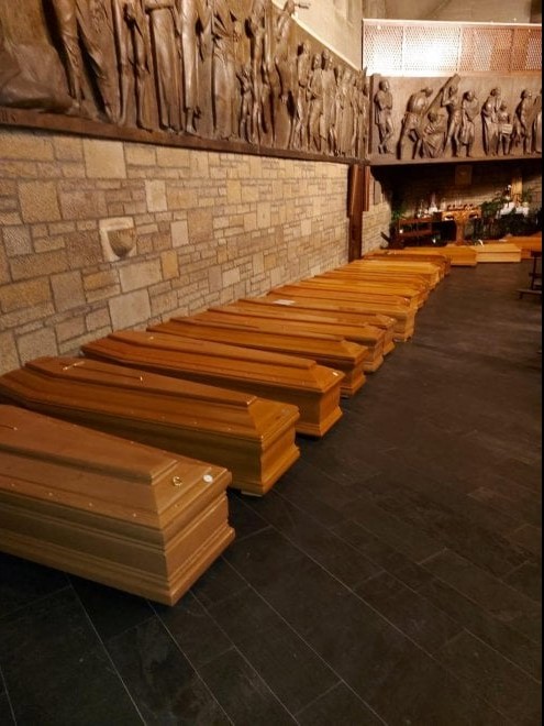 Το μοναδικό κρεματόριο στο Μπέργκαμο - Δεκάδες φέρετρα στη σειρά