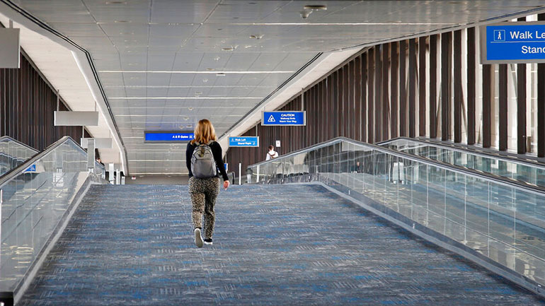 Covid-19: Το σφράγισμα των ευρωπαϊκών συνόρων έχει εγκλωβίσει εκατοντάδες χιλιάδες εργαζόμενους