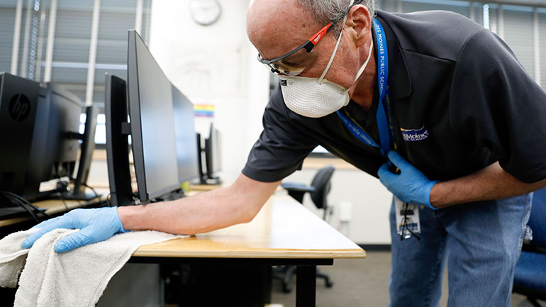 ΗΠΑ-Covid-19: Περισσότερα από 10.000 επιβεβαιωμένα κρούσματα και 154 νεκροί