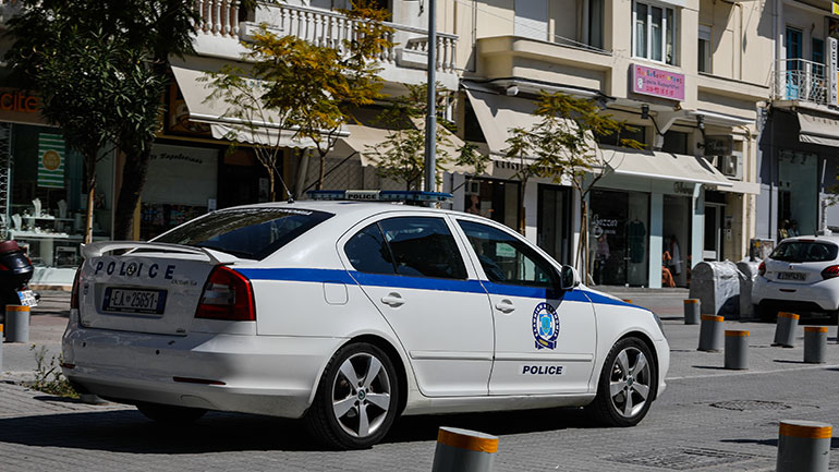 Αθήνα: Τρεις συλλήψεις σε κατάστημα που είχε μετατραπεί σε «μίνι καζίνο» Αθήνα: Τρεις συλλήψεις σε κατάστημα που είχε μετατραπεί σε «μίνι καζίνο»