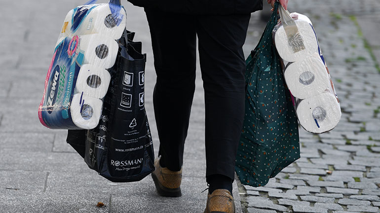 Κορωνοϊός: Έχουμε χαρτί τουαλέτας για 10 χρόνια, λέει ο πρωθυπουργός της Ολλανδίας