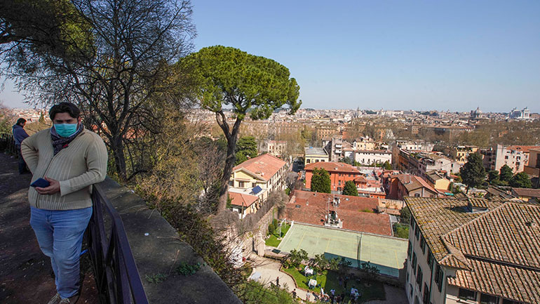 Ιταλία: Δήμαρχοι και περιφερειάρχες ζητούν την κινητοποίηση του στρατού για τον έλεγχο της κυκλοφορίας