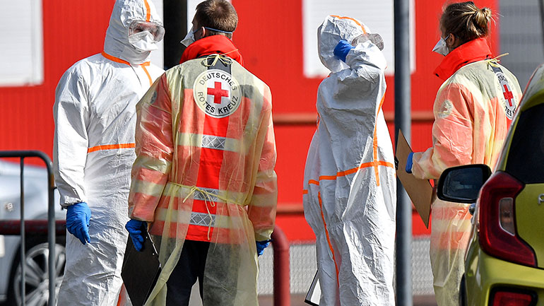 Γερμανία: Η υπουργός Άμυνας καλεί εφέδρους να βοηθήσουν στη μάχη κατά του κορωνοϊού