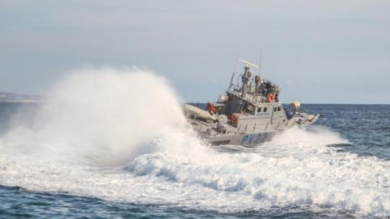 Επιχείρηση της κυπριακής λιμενικής αστυνομίας για αποτροπή βάρκας με μετανάστες