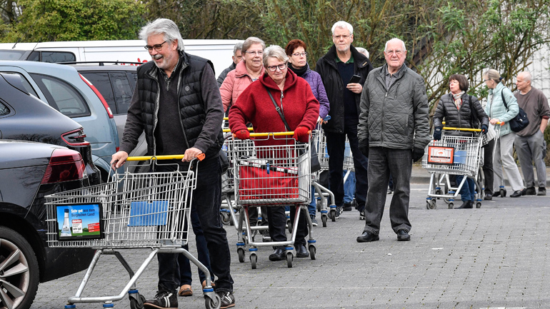 Βουλγαρία: Έκκληση των Αρχών στους ηλικιωμένους να μείνουν στα σπίτια τους Βουλγαρία: Έκκληση των Αρχών στους ηλικιωμένους να μείνουν στα σπίτια τους