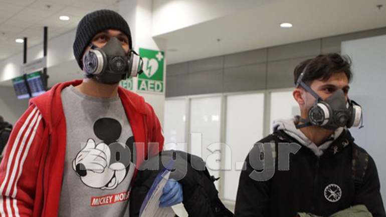 Έφθασαν οι πρώτοι Έλληνες πολίτες από την Αγγλία – Βίντεο και φωτογραφίες