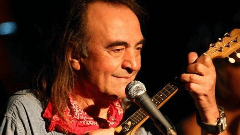 Νίκος Παπάζογλου, ένας από τους πιο σημαντικούς και επιδραστικούς Έλληνες τραγουδοποιούς