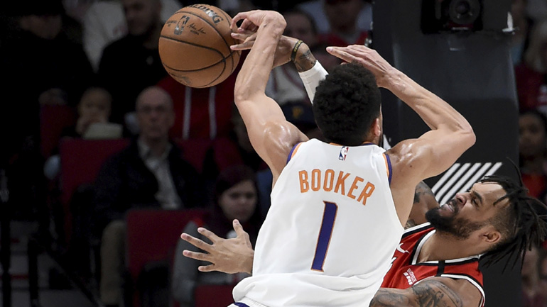 ΝΒΑ: Δωρεά 100.000 δολαρίων από τον Ντέβιν Μπούκερ