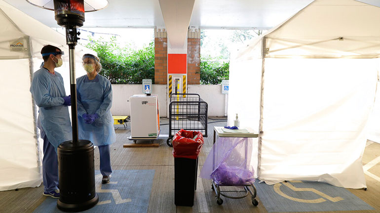 Η Πολιτεία της Καλιφόρνιας ζητεί την άμεση αποστολή πλωτού νοσοκομείου